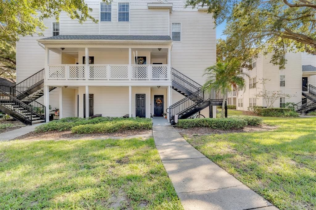 3270 HAVILAND COURT UNIT 103 PALM HARBOR, FL 34684