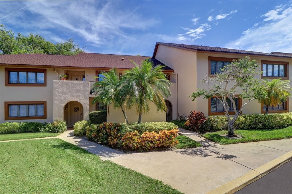 8001 BARDMOOR PLACE UNIT 201 SEMINOLE, FL 33777