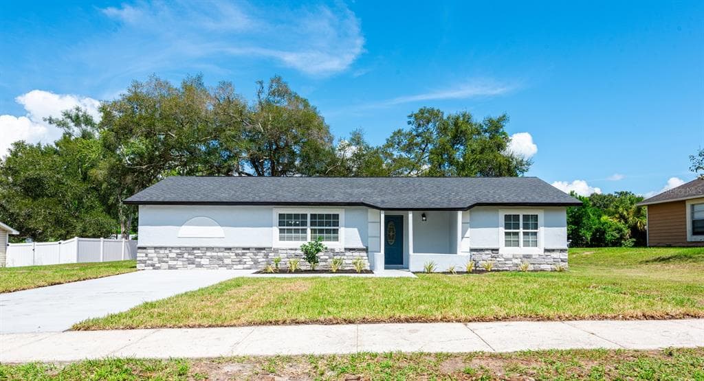 5349 BROKEN PINE CIRCLE ORLANDO, FL 32818