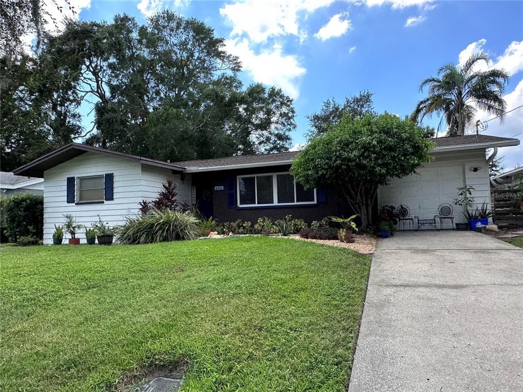 4206 N ALBANY AVENUE TAMPA, FL 33607