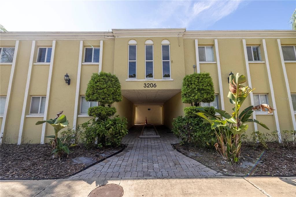 3206 W AZEELE STREET UNIT 109 TAMPA, FL 33609