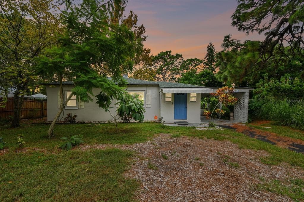 1623 CANTERBURY ROAD N ST PETERSBURG, FL 33710