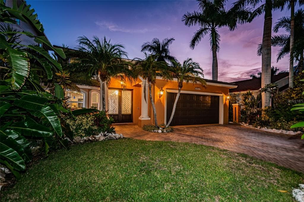 17717 WALL CIRCLE REDINGTON SHORES, FL 33708