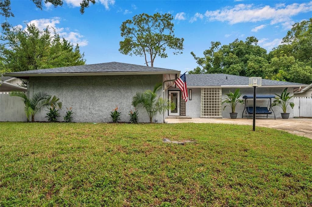 17618 MEADOWBRIDGE DRIVE LUTZ, FL 33549