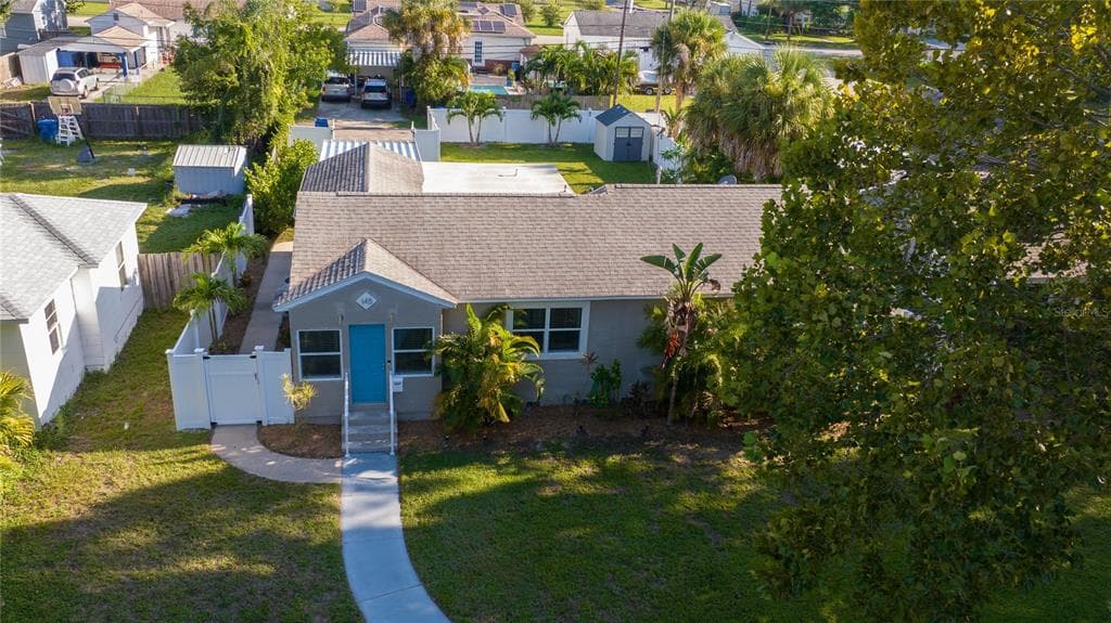 145 36TH AVENUE NE ST PETERSBURG, FL 33704