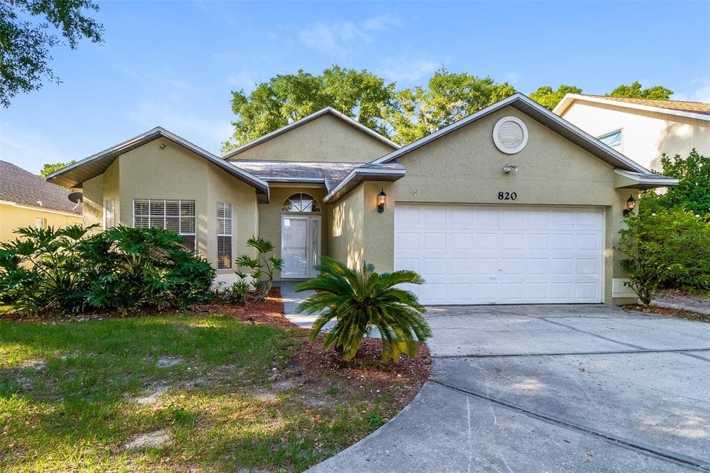 820 CHARINGSTONE COURT APOPKA, FL 32712