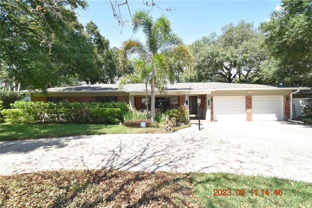4633 W LONGFELLOW AVENUE TAMPA, FL 33629
