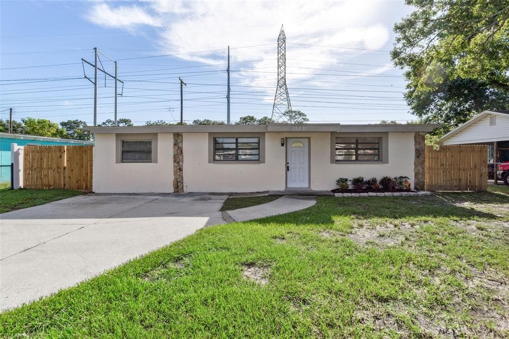 3222 WELBORN WAY TAMPA, FL 33619