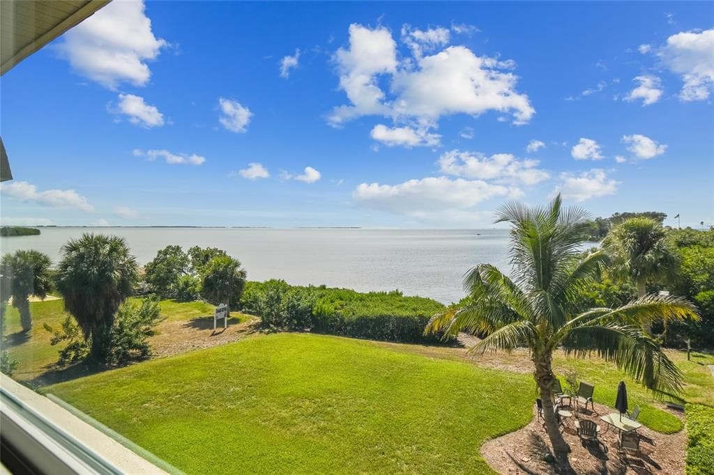 1723 GULF ROAD UNIT 305 TARPON SPRINGS, FL 34689