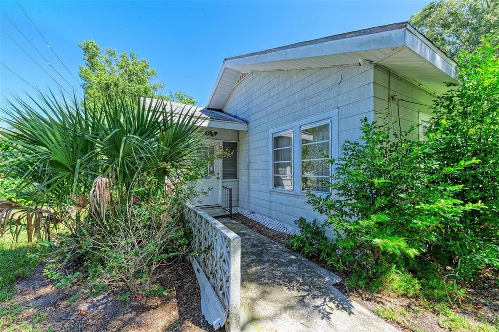 707 35TH STREET W BRADENTON, FL 34205