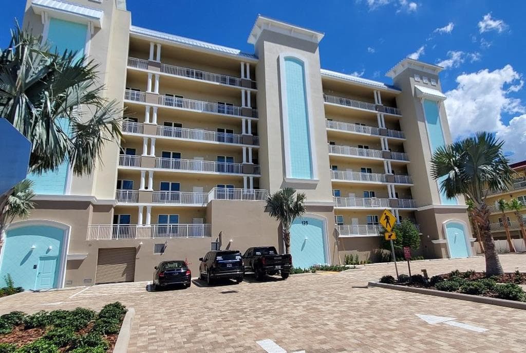 125 ISLAND WAY UNIT 205 CLEARWATER, FL 33767