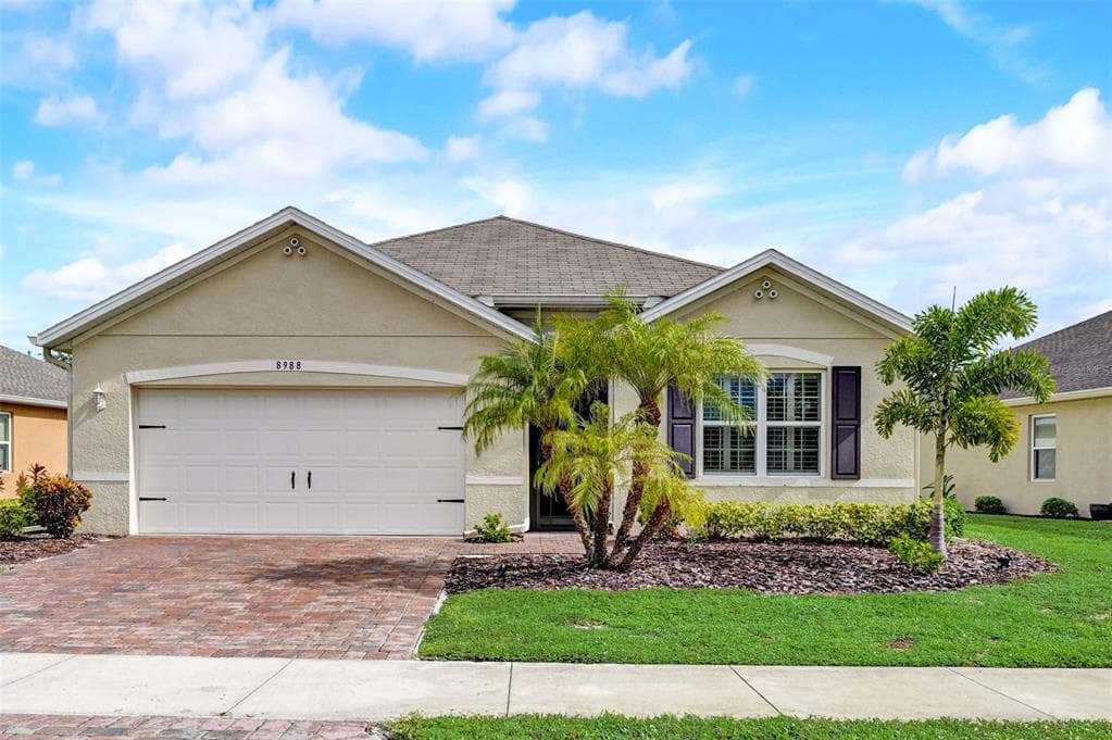 8988 MONDIAL COURT VENICE, FL 34293