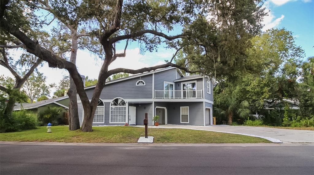4153 WOODVIEW DRIVE SARASOTA, FL 34232