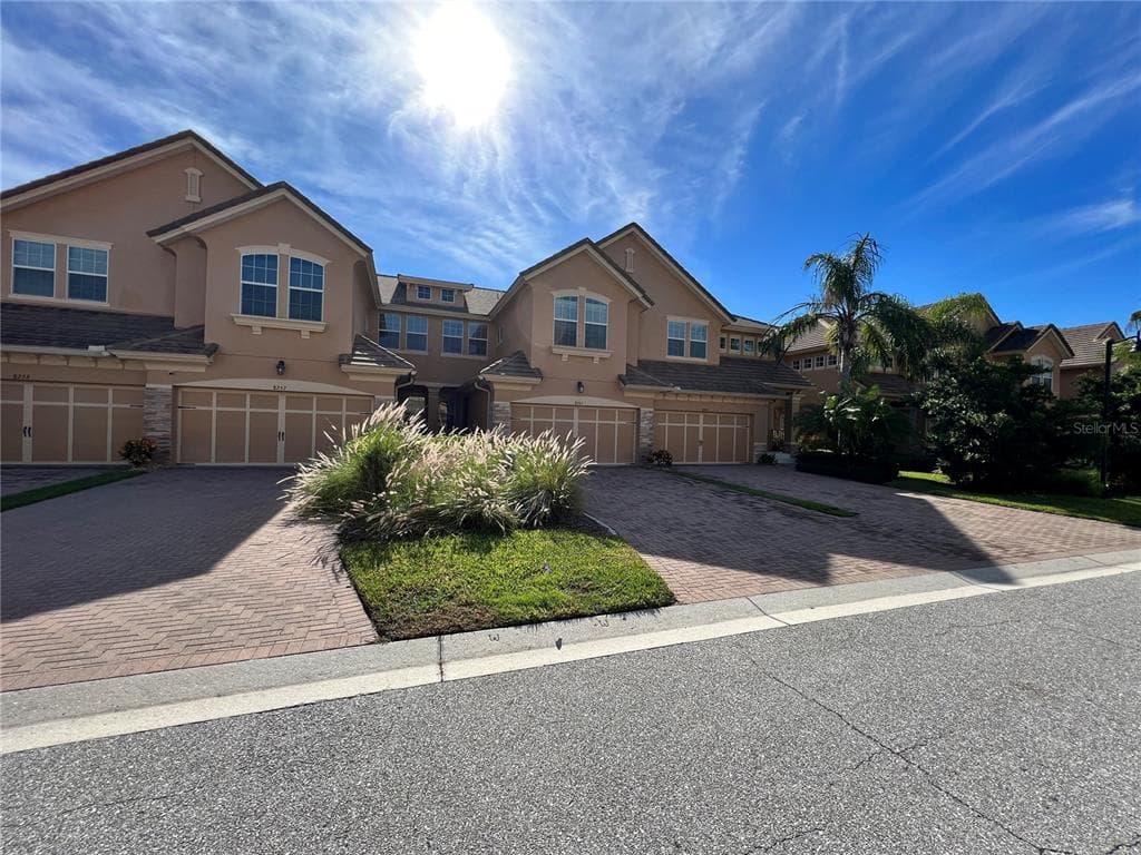 8261 VILLA GRANDE COURT SARASOTA, FL 34243