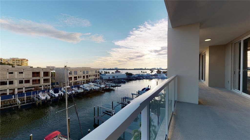 920 N OSCEOLA AVENUE UNIT 405 CLEARWATER, FL 33755