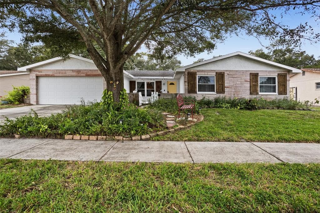 2076 59TH WAY N CLEARWATER, FL 33760