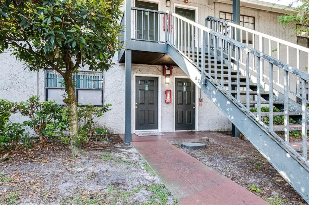 203 PINE TULIP CT UNIT 102 TAMPA, FL 33612