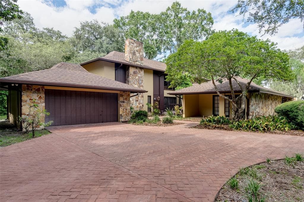 2117 CARROLL GARDENS LANE TAMPA, FL 33612