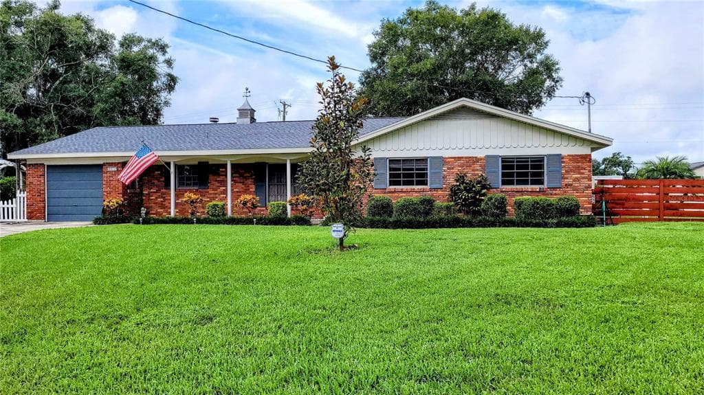 901 HELENA DRIVE BRANDON, FL 33511