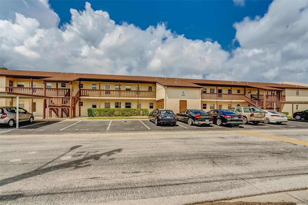 5135 GEMSTONE DRIVE UNIT 102 NEW PORT RICHEY, FL 34652