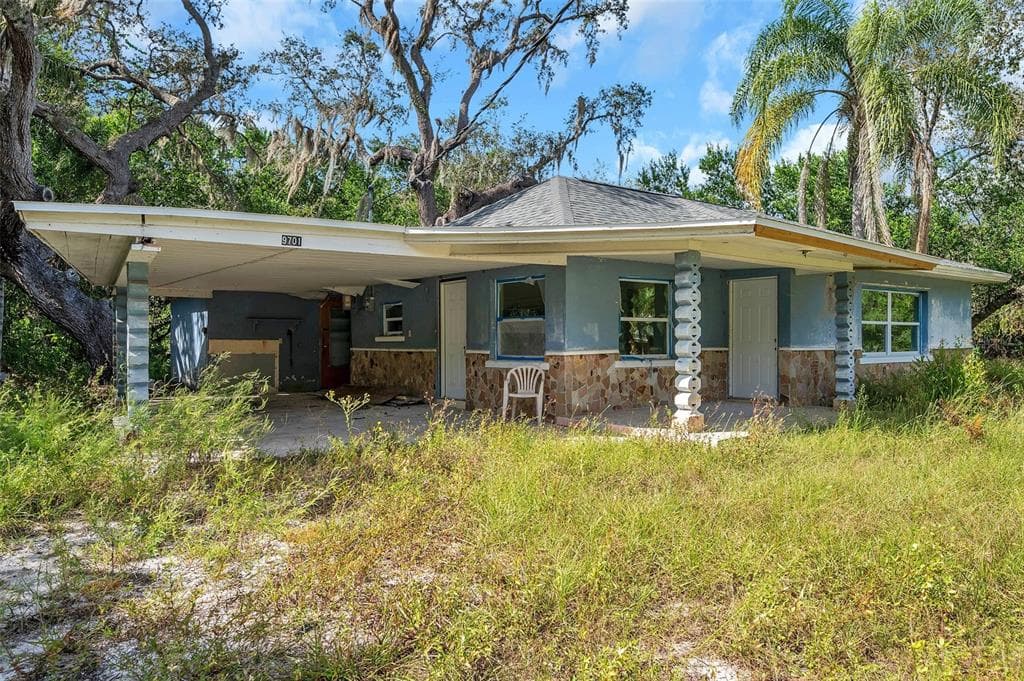 9701 POPLAR STREET NEW PORT RICHEY, FL 34654