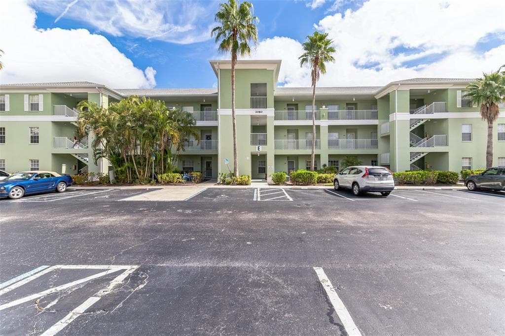 2080 WILLOW HAMMOCK CIRCLE UNIT 104 PUNTA GORDA, FL 33983