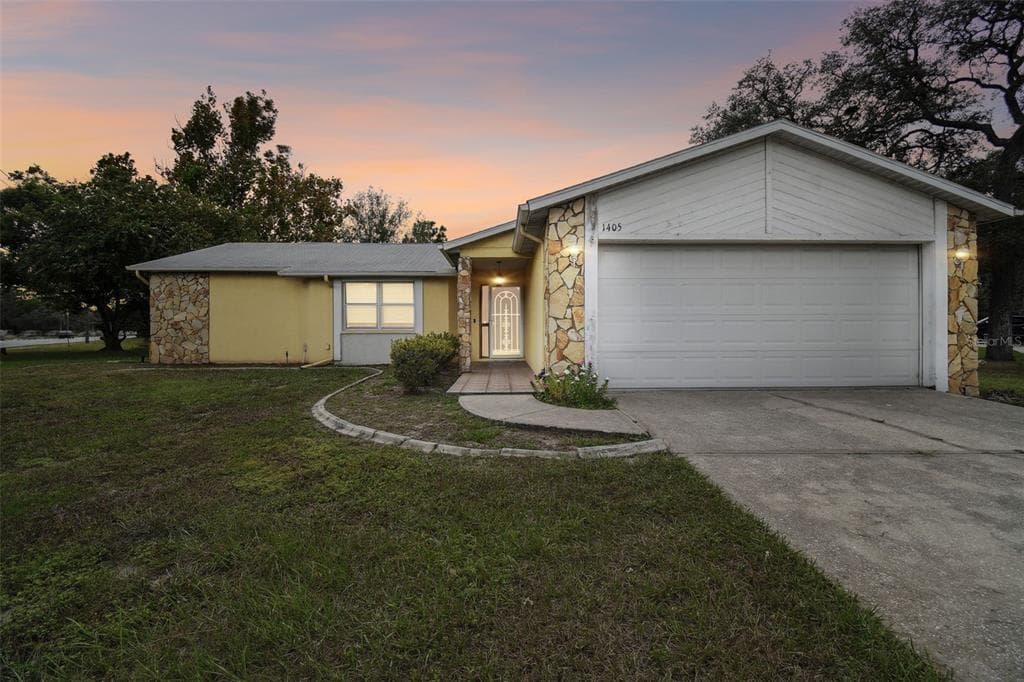 1405 AUTUMN ROAD SPRING HILL, FL 34608