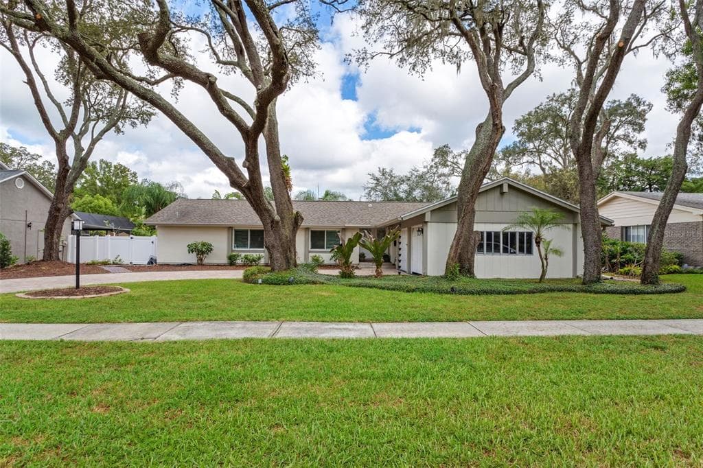 10323 ORANGE GROVE DRIVE
