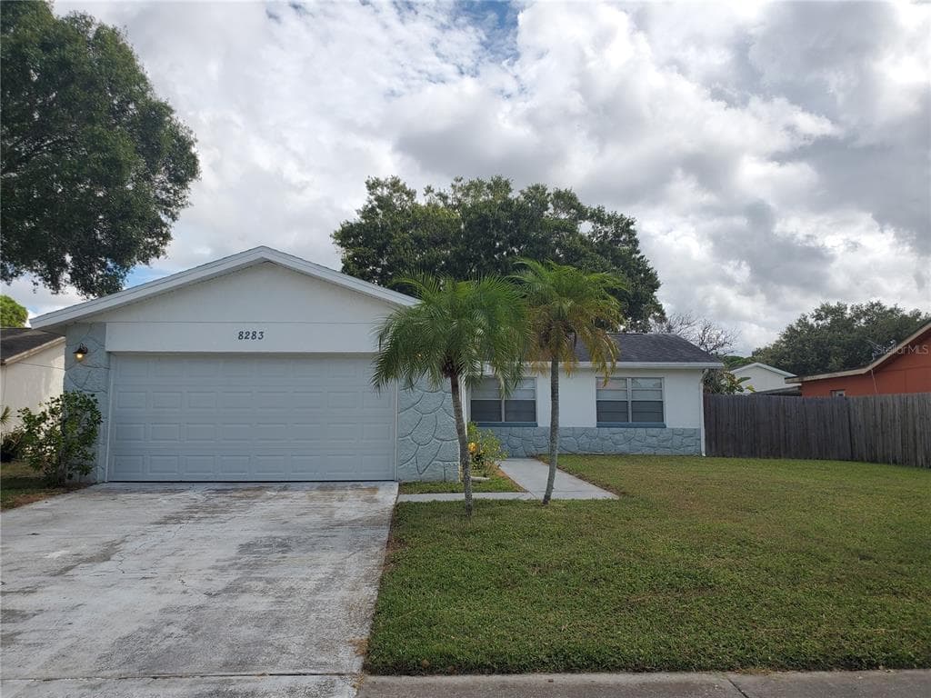8283 DENISE DRIVE E SEMINOLE, FL 33777