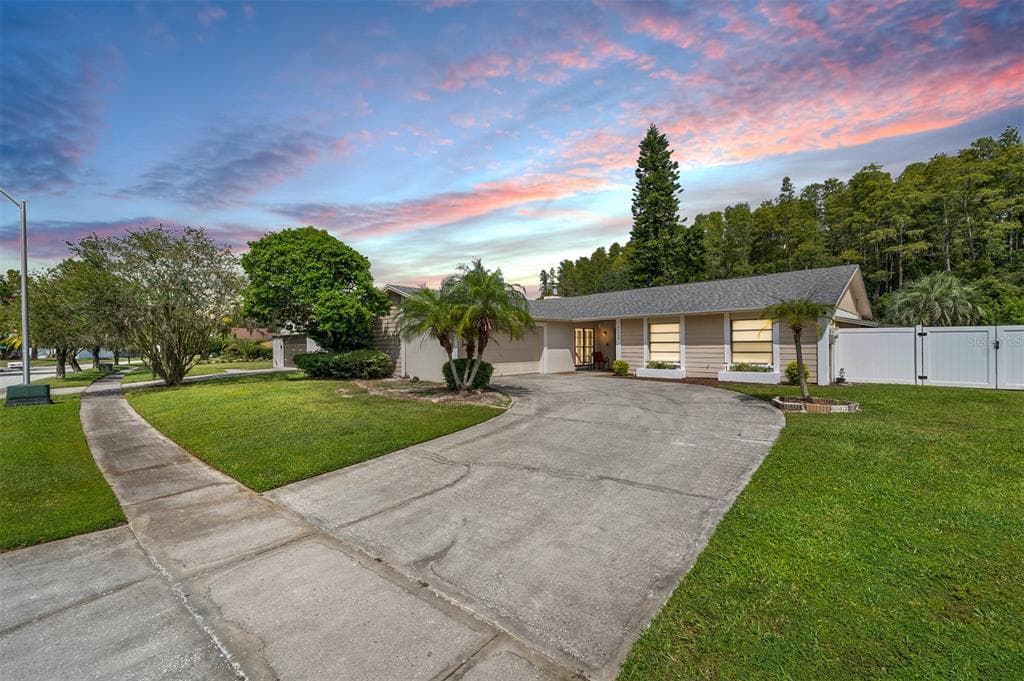 15740 GARDENSIDE LANE TAMPA, FL 33624