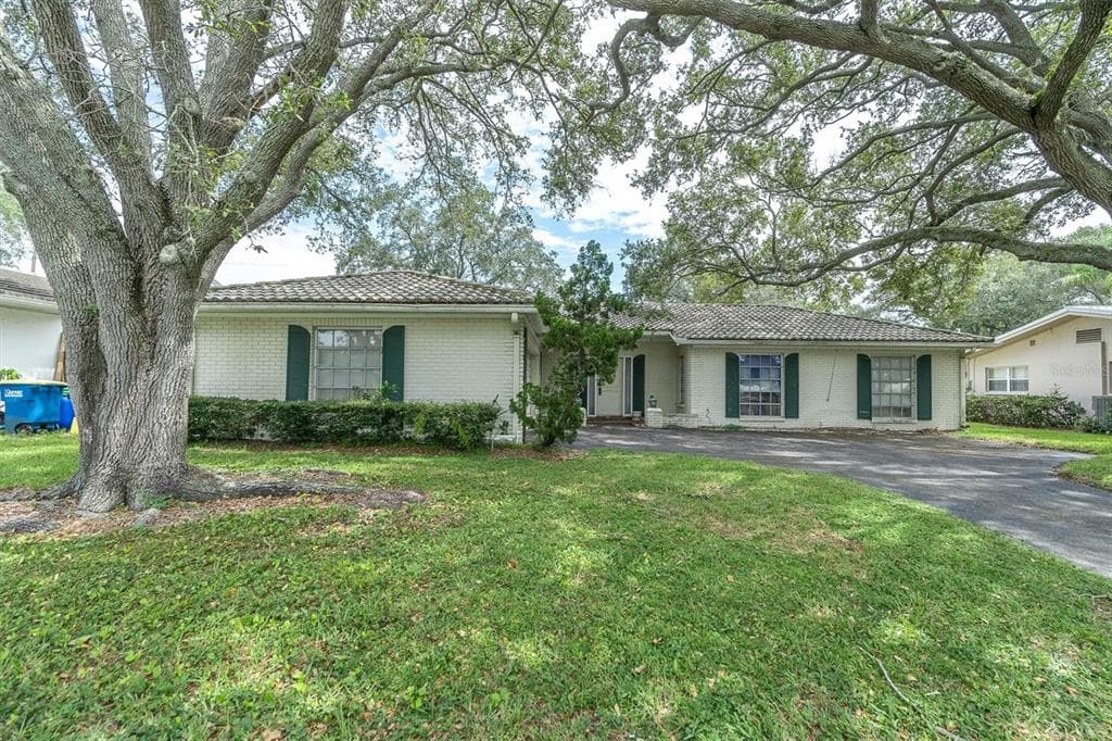 2346 HARN BOULEVARD CLEARWATER, FL 33764