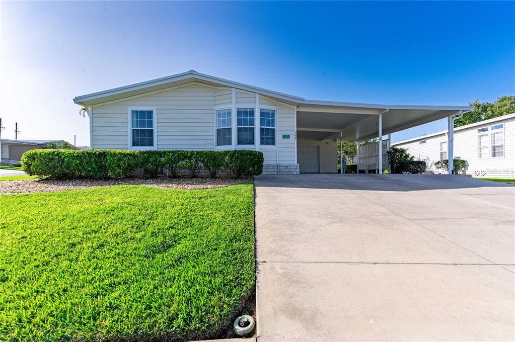 37041 NEUKOM AVENUE ZEPHYRHILLS, FL 33541