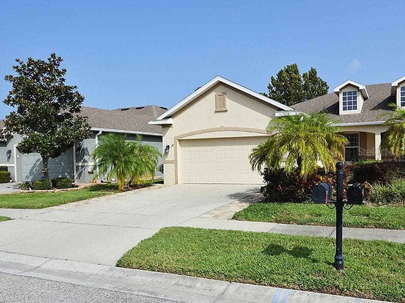 2251 PARROT FISH DRIVE HOLIDAY, FL 34691
