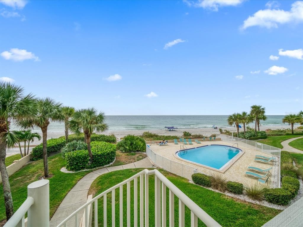 2000 GULF BOULEVARD UNIT 14 BELLEAIR BEACH, FL 33786