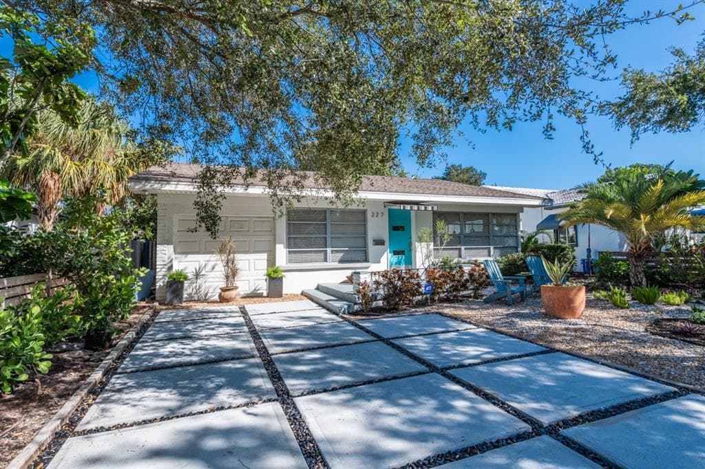 227 22ND AVENUE S ST PETERSBURG, FL 33705
