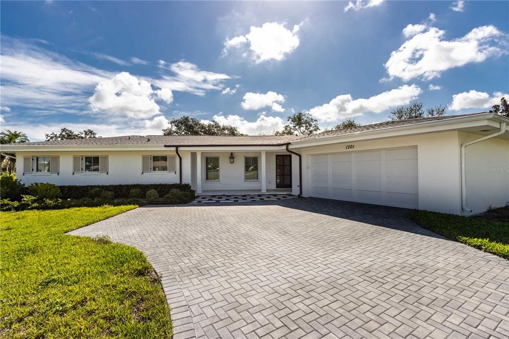 1301 GOLF VIEW DRIVE BELLEAIR, FL 33756
