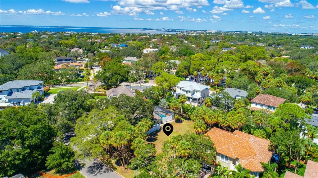 4625 W LAMB AVENUE TAMPA, FL 33629