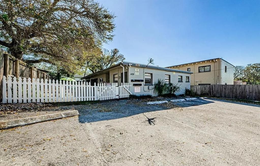1429 LAURA STREET UNIT H CLEARWATER, FL 33755