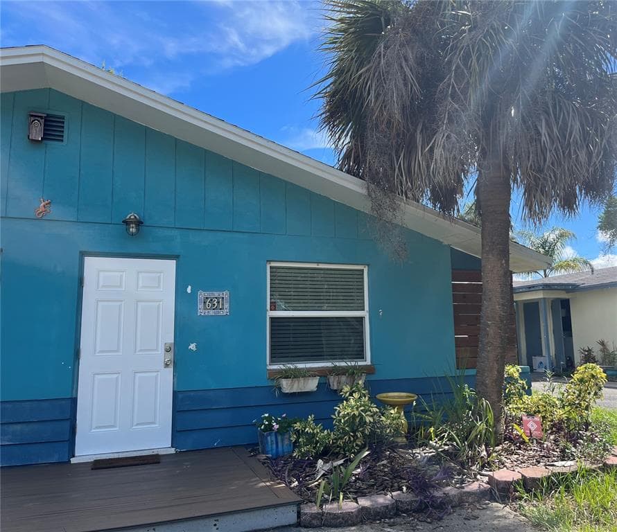 631 LYNDHURST STREET DUNEDIN, FL 34698
