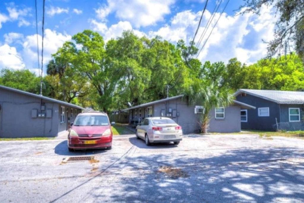 8123 N ALASKA STREET UNIT A TAMPA, FL 33604