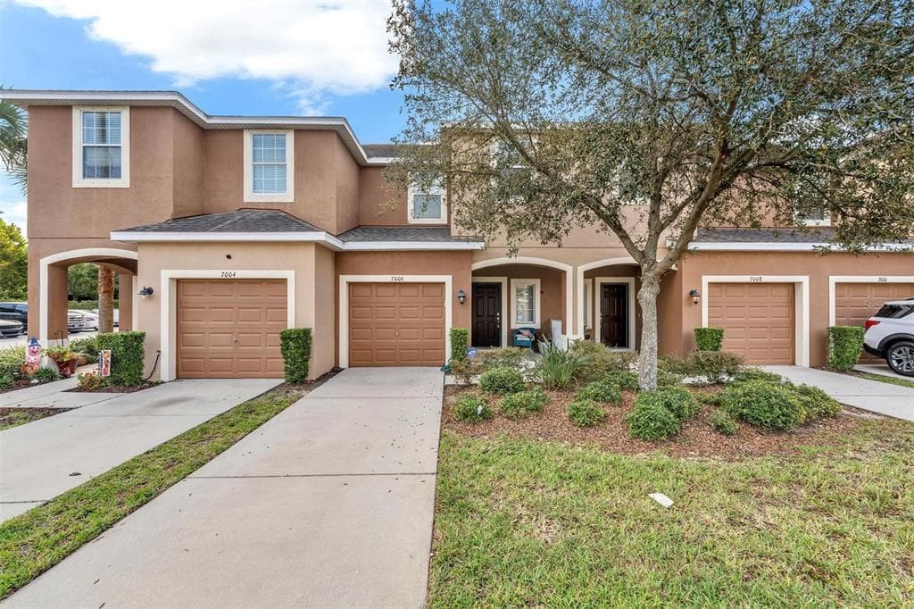 7006 TOWNE LAKE ROAD RIVERVIEW, FL 33578