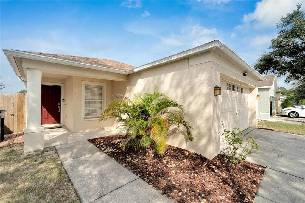 421 MAPLE POINTE DRIVE SEFFNER, FL 33584