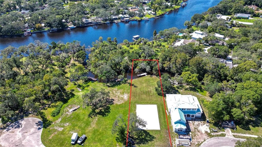 8325 ALAFIA POINTE DRIVE RIVERVIEW, FL 33578