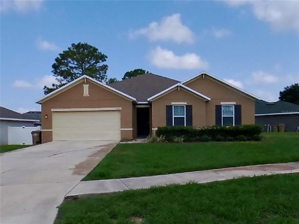 36310 GRAND ISLAND OAKS CIRCLE GRAND ISLAND, FL 32735