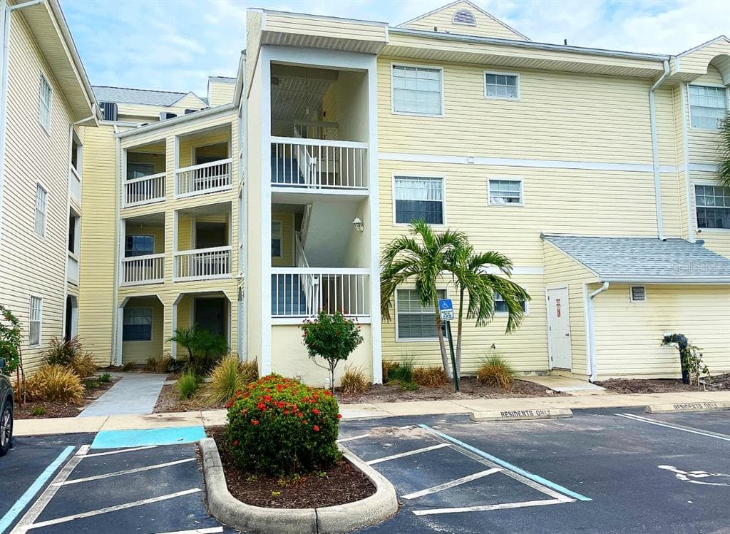 6908 STONES THROW CIRCLE N UNIT 10207 ST PETERSBURG, FL 33710