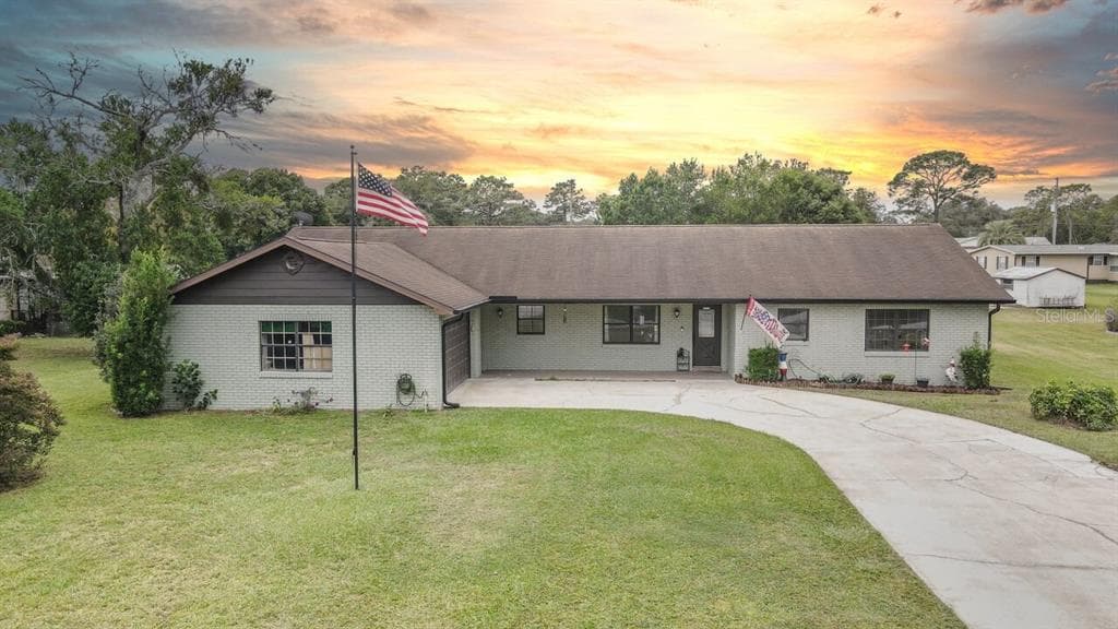5583 FAIRWAY DRIVE RIDGE MANOR, FL 33523
