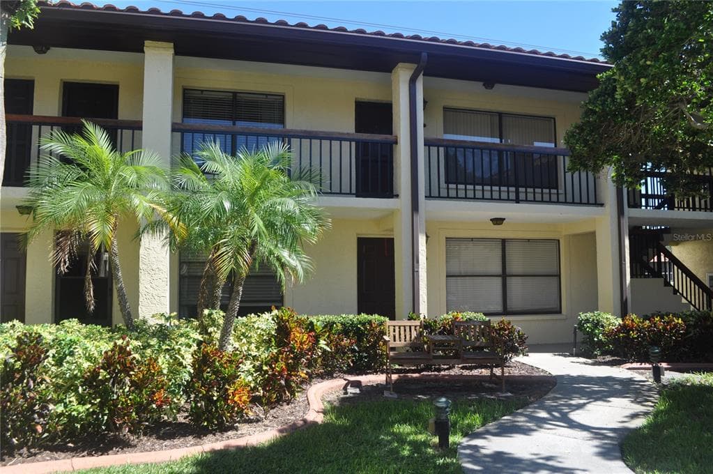 412 HAMMOCK PINE BOULEVARD UNIT 412 CLEARWATER, FL 33761
