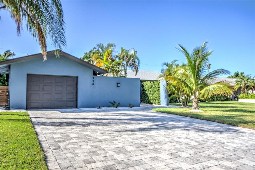 114 12TH STREET BELLEAIR BEACH, FL 33786