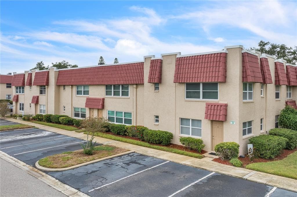 10034 64TH AVENUE N UNIT 9 ST PETERSBURG, FL 33708