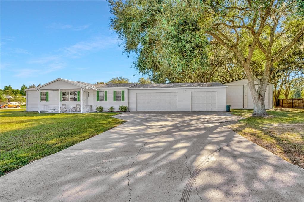 33852 CODDLE COURT WESLEY CHAPEL, FL 33543